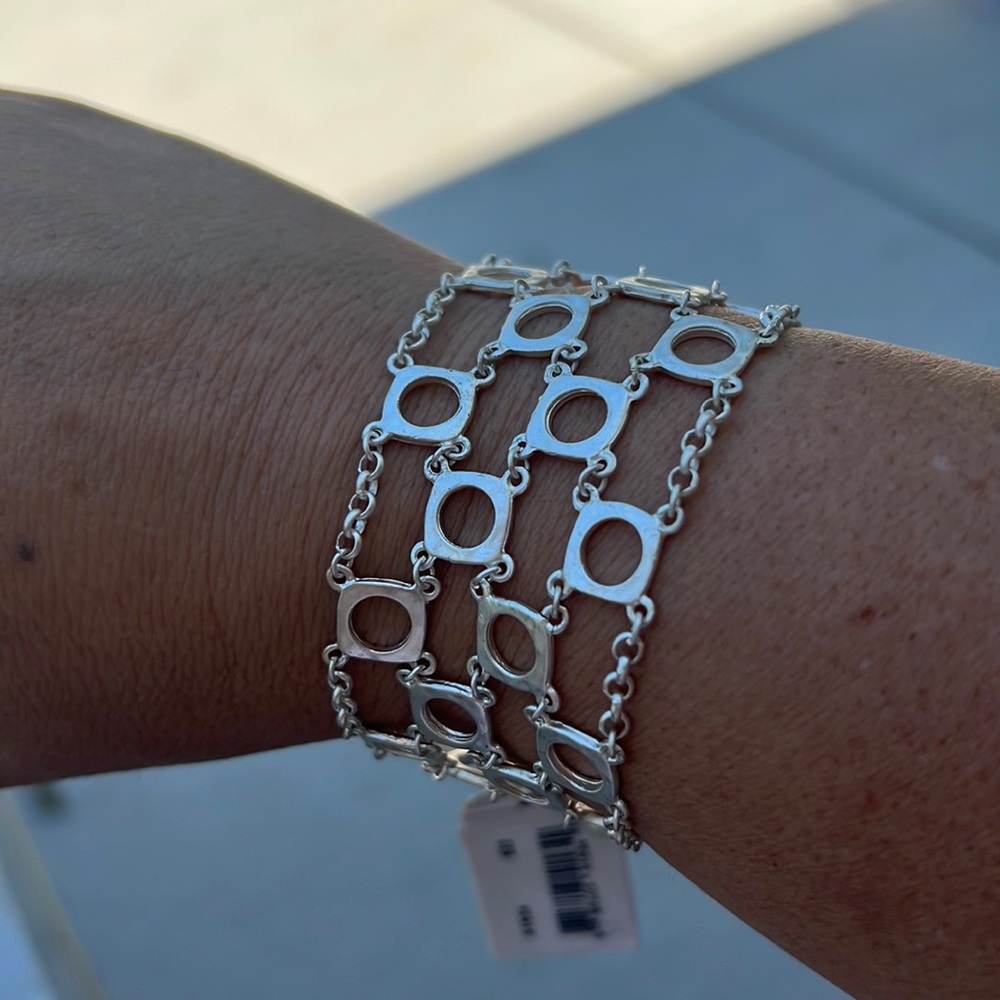NWT SILVER BRACELET